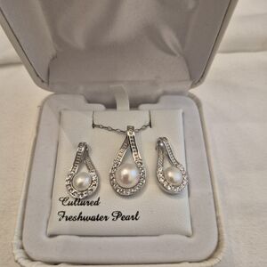 Necklace & earring set with cultured pearls and Crystals in 925 silver